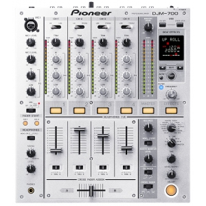 Pioneer DJM-700 S